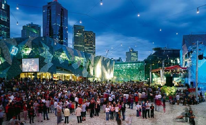 Quảng trường Federation Square - Tham gia hoạt động náo nhiệt