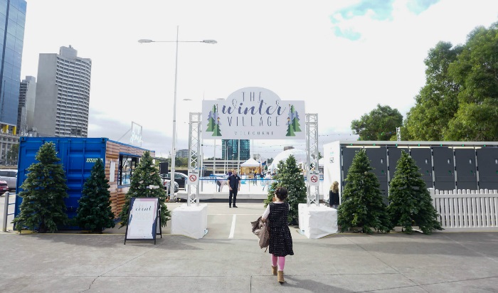 Quảng trường Federation Square - Lối vào ngôi làng tuyết.