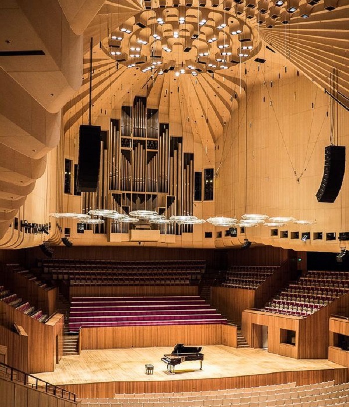 Không gian bên trong nhà hát con sò Sydney