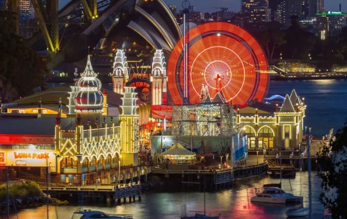 Kinh nghiệm du lịch Sydney mùa đông - Khung cảnh tuyệt đẹp của khu vui chơi.
