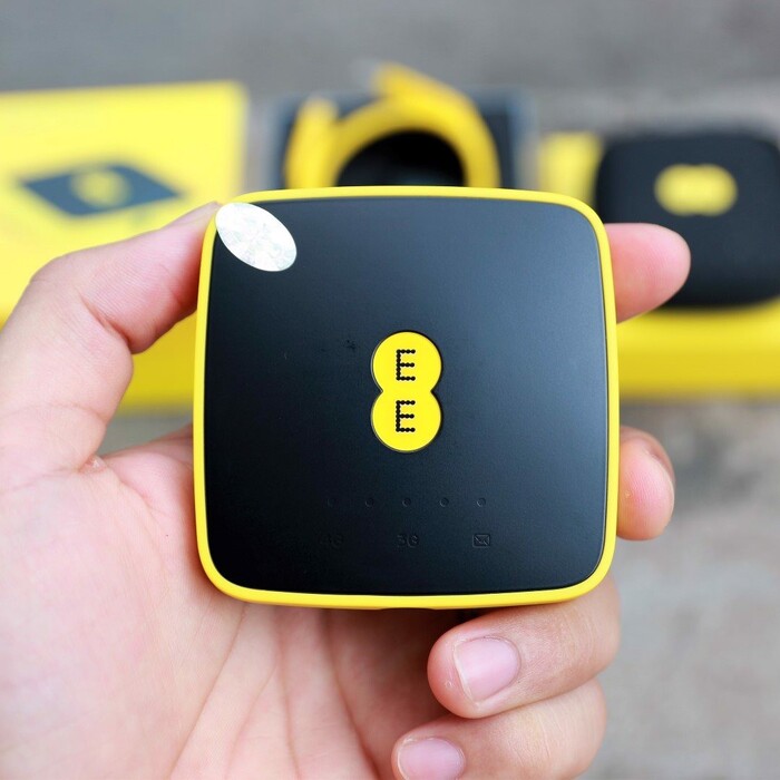 Đi Úc nên mang theo những gì - Bộ phát wifi di động