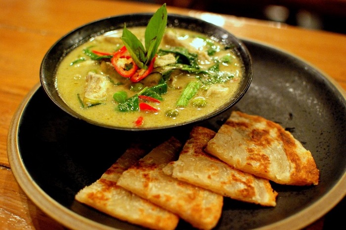 Sydney có gì đặc biệt - Món bánh nướng cà ri xanh