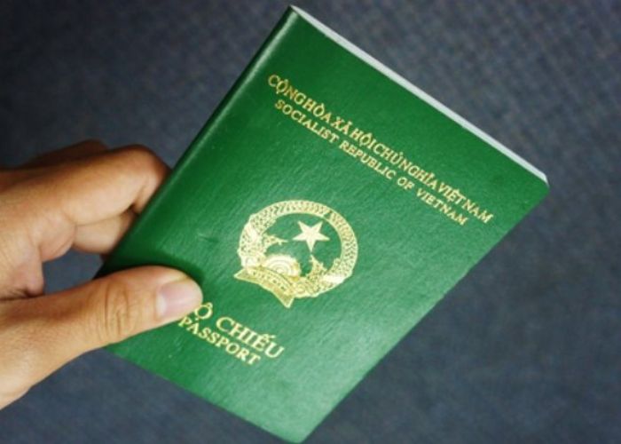 Đi du lịch Úc cần những thủ tục gì - Mặt trong hộ chiếu.