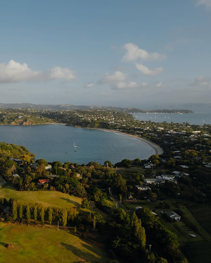 Waiheke Island là hòn đảo nghỉ dưỡng thanh lịch nằm ngoài khơi Auckland