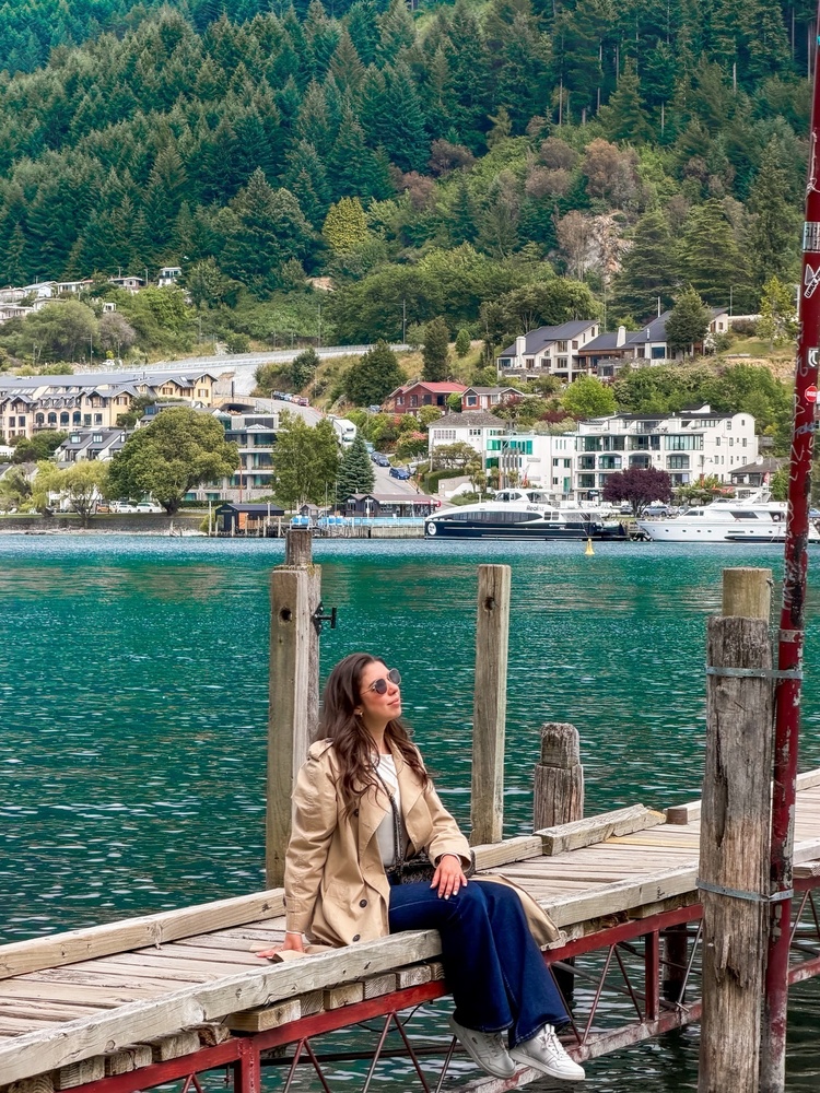 Queenstown Gardens là công viên xanh rộng lớn và yên bình