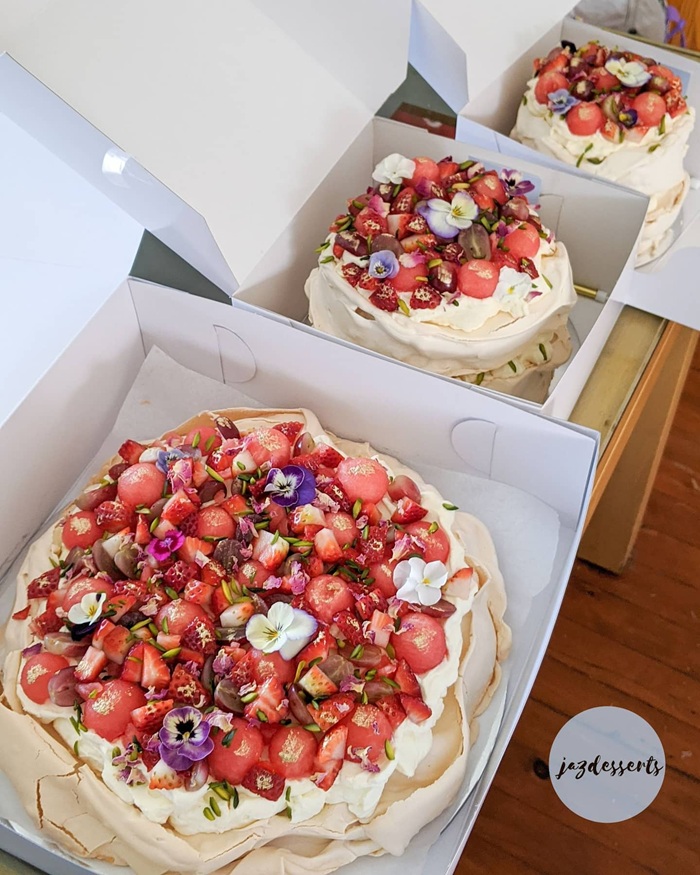Món tráng miệng quốc dân Pavlova nổi tiếng tại đất nước Australia. Nguồn: jazdesserts