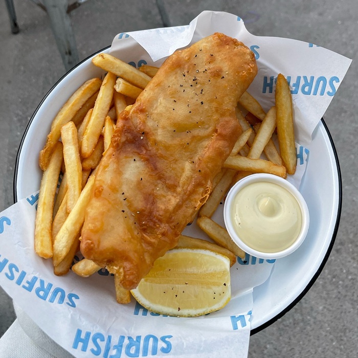 Trải nghiệm món Fish and Chips thơm ngon khó cưỡng lại khi ghé Sydney. Nguồn: eatinwithlyds