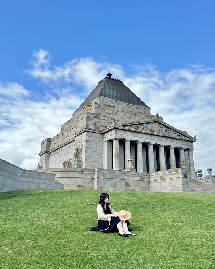 Shrine of Remembrance công trình kiến trúc lịch sử thiêng liêng tại Melbourne. Nguồn: chieh217