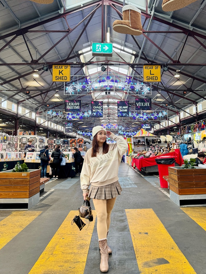 Khám phá các gian hàng phong phú bên trong Queen Victoria Market. Nguồn: christinecsy1111