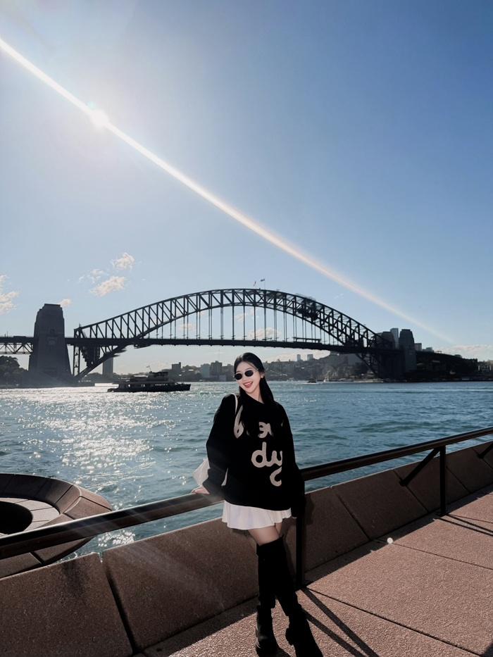Góc check in ấn tượng bên cầu cảng Sydney Harbour Bridge. Nguồn: qnqueen 