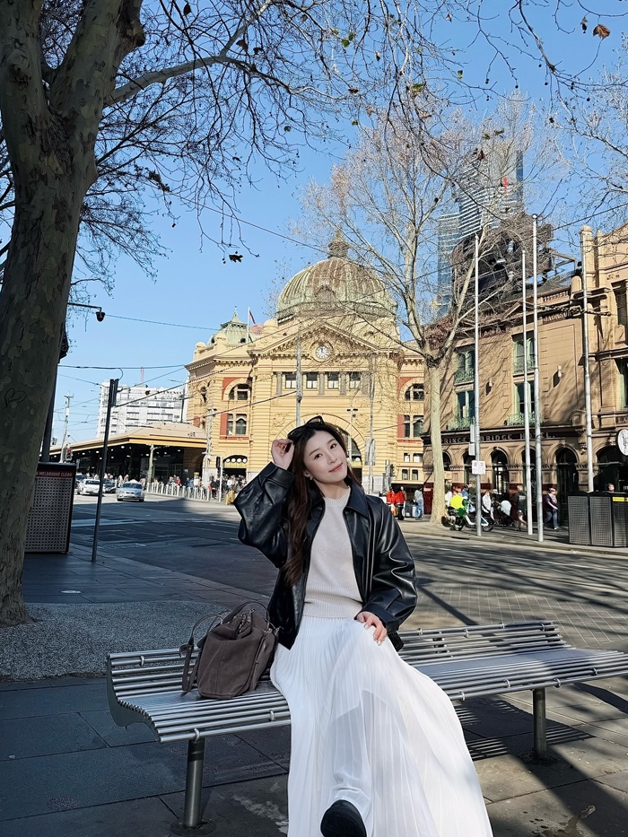 Dạo quanh trung tâm Melbourne và ghé thăm những công trình nổi bật. Nguồn: by_applee
