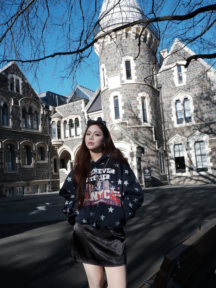 Chiêm ngưỡng tòa nhà di sản kiến trúc Gothic Revival đẹp mắt Arts Centre. Nguồn: lihkiuti