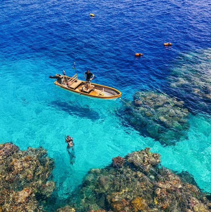 Trải nghiệm chèo kayak ngắm nhìn khung cảnh biển hoang sơ. Nguồn: ollie_craig