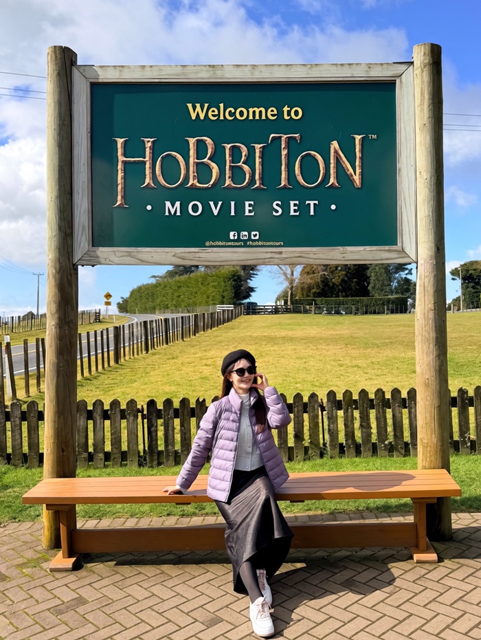 Làng Hobbit New Zealand tọa lạc trên đồi cỏ xanh vùng Matamata. Nguồn: yufu_sasa